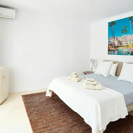 Villa Lavish Near